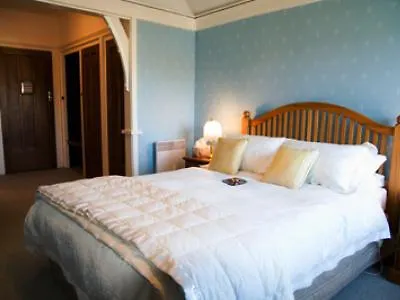 Elm Tree House Hotel Christchurch